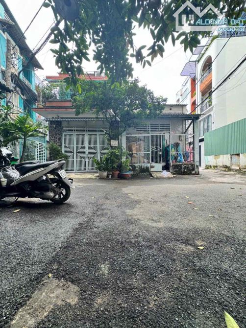 Bán nhà góc 2mt cấp 4 HXH sau căn mt Nguyễn Oanh p17 88m2 giá 7.95 tỷ
