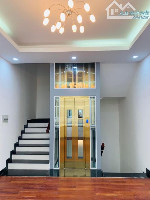 BIỆT THỰ MẶT TIỀN 24 ĐƯỜNG SỐ 12, TÂN HƯNG - DT: 10x20m , Hầm 4 lầu,st - 55 tỷ HDT 75TR