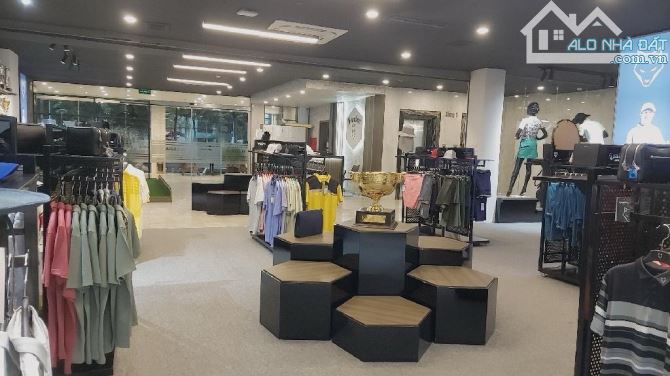 Bán tòa Văn phòng mặt phố quận Tây Hồ 9 tầng 360m mặt tiền 15m giá 240 tỷ