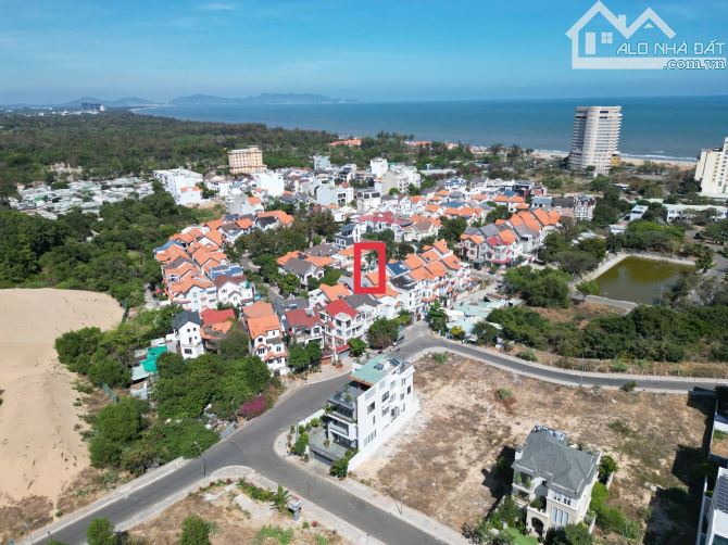 Bán biệt thự 1 trệt 2 lầu xây tâm huyết gia đình đang ở khu biệt thự Phương Nam Bãi Sau VT