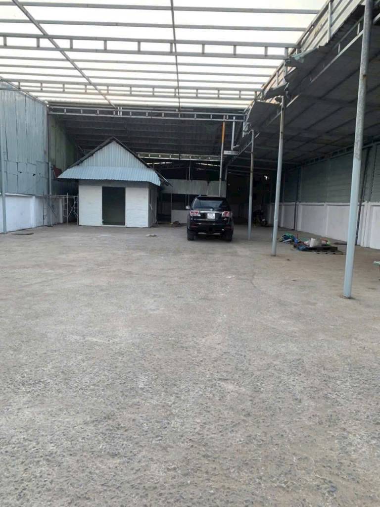 Bán nhà kho mặt tiền Võ Hữu Lợi, xã Lê Minh Xuân tdt 845m2 chưa thổ giá 12 tỷ