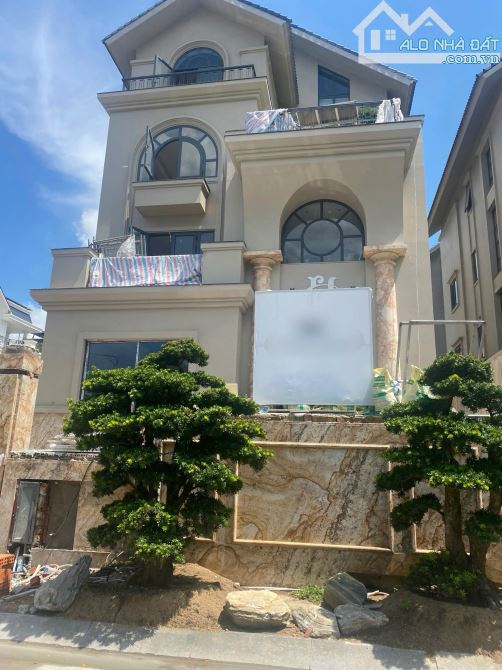 Biệt thự 2MT Đảo Kim Cương khu Saigon Mystery Villas . 16m x 28m. Hầm 4 Tầng. Giá 108 Tỷ