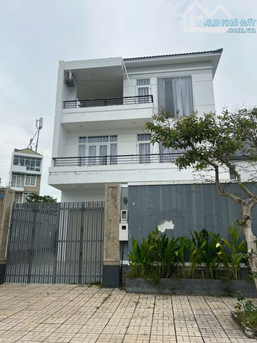 Hiếm, biệt thự góc 2MT Bát Nàn, Quân 2. 16mx28m-450m2- Hầm 3T-150tỷ