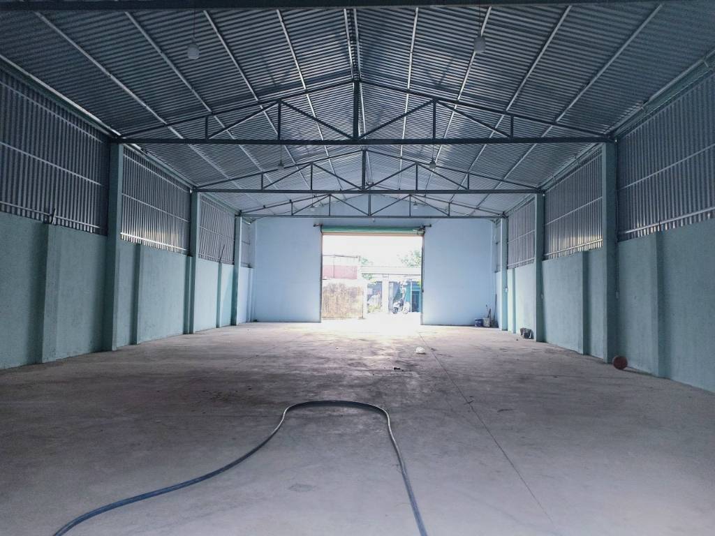 Bán nhà kho mt đường nhựa xe tải 3,5t xã Phước Lợi dt 500m2 ( 400m2 thổ ) giá 6 tỷ