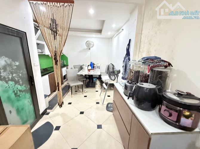 Cơ hội hiếm: Nhà Mễ Trì 38m² 5 tầng – Ngõ thông, thẳng, đi vài bước ra ô tô – Giá 8,8 tỷ