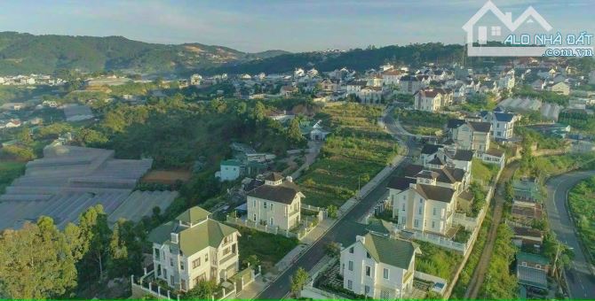 VILLA SÂN VƯỜN. KHU VIP DIC AN SƠN. P4. 400M2. NGANG 17M. 3 TẦNG. 6PN. GIÁ MỀM 33 TỶ