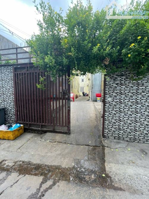 Bán nhà trọ đường An Dương Vương diện tích 10 x 18 full thổ cư giá 15.7 tỷ thương lượng