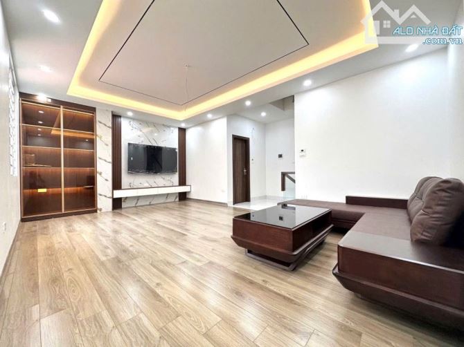 Mễ Trì hiếm! Nhà 36m²x5T, ngõ thông thoáng, gần ô tô – Giá tốt 8,2 tỷ