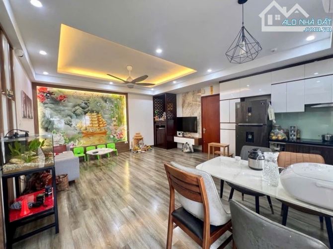 Bán căn hộ 2 ngủ chung cư CT2A Bộ Quốc Phòng,Thạch Bàn, Long Biên chỉ 4,6 tỷ