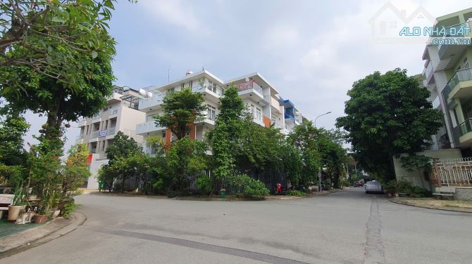 Giảm 3 tỷ, Biệt thự 4 tầng KDC Đại Phúc ngang 9m đường Phạm Hùng, 2 mặt tiền Vip