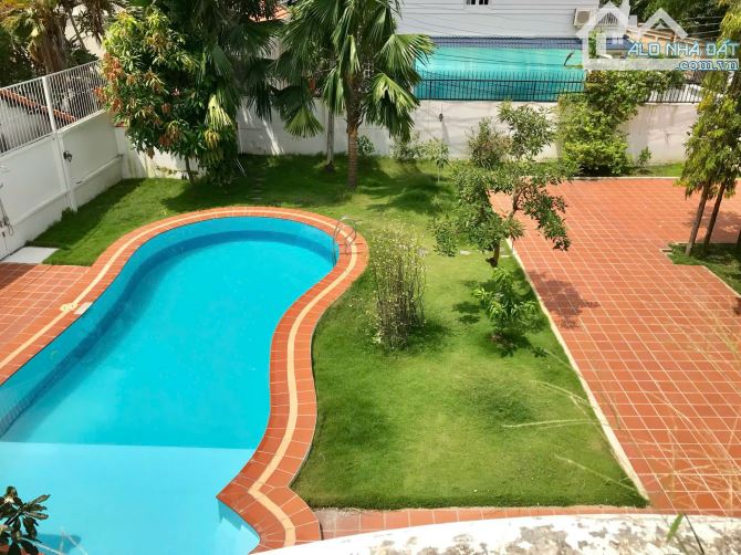 Bán Biệt thự sân vườn Thảo Điền, Quận 2 - 1053m2 có Hồ bơi. Giá chỉ 198 tỷ