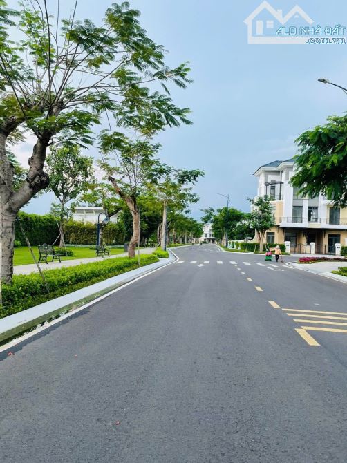 BIỆT THỰ VEROSA PARK KHANG ĐIỀN – 102M² (NGANG 6M) – MẶT TIỀN ĐƯỜNG 20M – ĐỐI DIỆN CÔNG VI