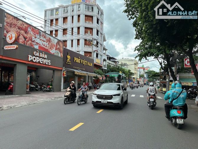 Bán CHDV ngang 7m 5 tầng đường 10m Lê Đức Thọ 105m2 17PN đi bộ đi chợ Căn Cứ chỉ 17.8 tỷ.