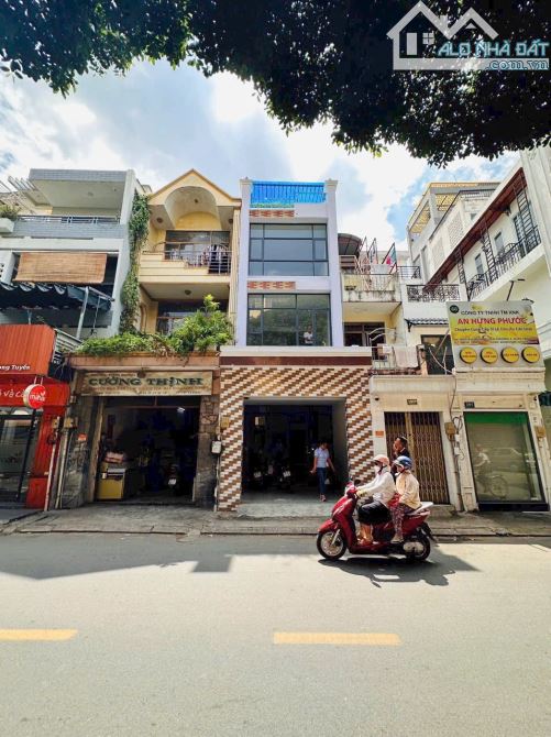 19.5 tỷ Nhà Mặt tiền Nguyễn Trọng Tuyển, Tân Bình. DT: 3.9x18, xây 04 tầng