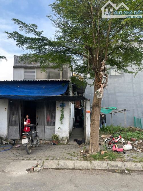 BÁN DÃY NHÀ TRỌ , NGỘP BANK , 1 TỶ 630 , ĐƯỜNG 12M , THU NHẬP 5 TRIỆU THÁNG.