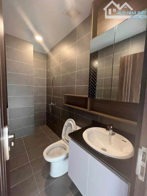 BIỆT THỰ MẶT TIỀN ĐƯỜNG SỐ 10, DT: 10x20, hầm 4 lầu, CÓ THANG MÁY - 57 TỶ SHR