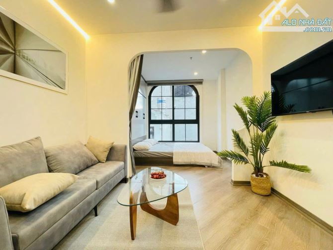 Bán toà CCMN Thái Thịnh, 92m2*7T*22pkk, ngõ thông, 3 gác tránh, 18m ra ô tô, DT 100tr/th.