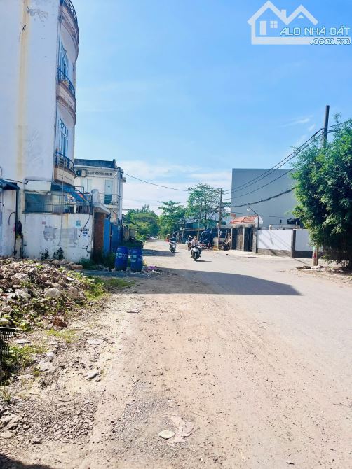 GẤP BÁN NHÀ XƯỞNG KIÊN CỐ 160M² – (8m*20m) BÀ ĐIỂM, HÓC MÔN Giá chỉ 7.9 tỷ – Full thổ cư –