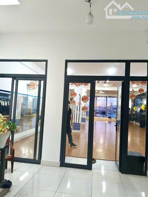 MTKD LÝ TỰ TRỌNG - TÒA VĂN PHÒNG 5 TẦNG - DT 286 M2 - GIÁ 63.5 TỶ