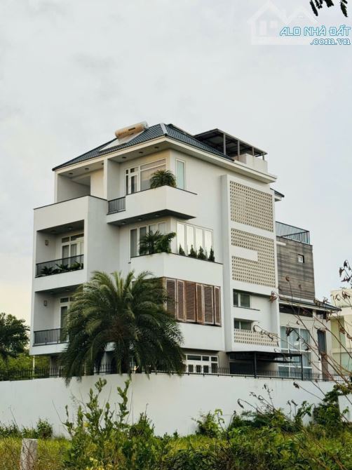 Biệt thự đẹp - Góc 2 MT Khu Villa Thủ Thiêm,Thạnh Mỹ Lợi Quận 2 - DT: 467m2 - 20m x 23m