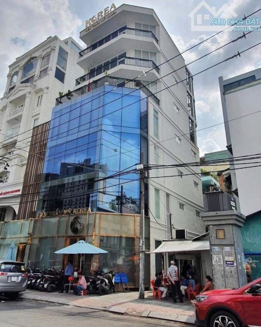 Bán building góc 2 mặt tiền Trần Nhật Duật, Quận 1, DT 8 x 16m, HĐT 320 triệu/tháng
