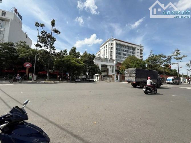 Bán nhà 1 trệt 3 lầu gần đường Võ Thị Sáu, phường Trấn Biên