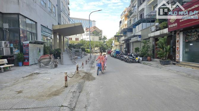 BÁN LIỀN KỀ 6 TẦNG THANG MÁY - 106M2 - KĐT VĂN QUÁN. VỊ TRÍ VIP QUÂN ĐỘI, 2 MẶT THOÁNG VIE