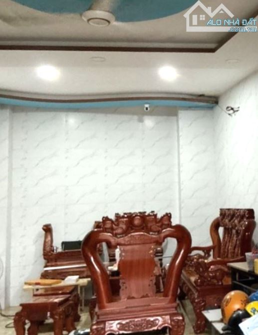 Căn Hộ Dịch Vụ, Lê Văn Chí, 30 Tr/th, Hẻm Thông 2 Ô Tô, 84m2(11mx13m), Nhỉnh 9 Tỷ(TL)