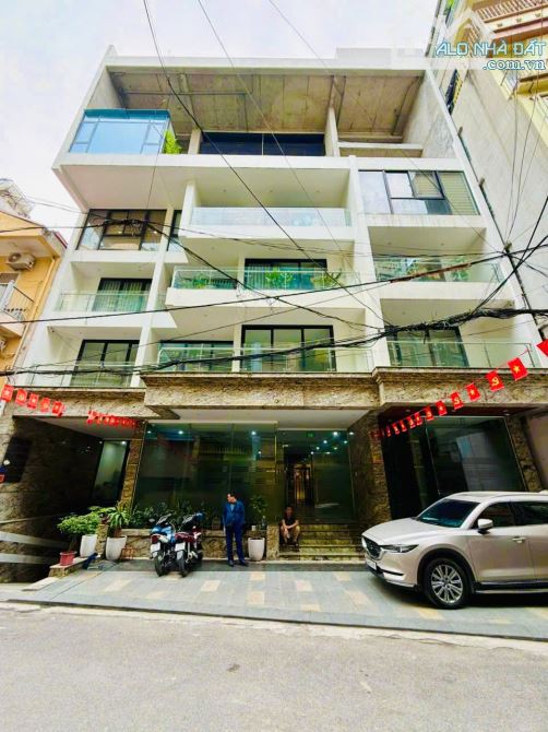 Tòa nhà hạng A 300m2x8T mặt tiền 16m - có Hầm, 2 thang máy, cạnh Hồ Tây phố Lạc Long Quân.