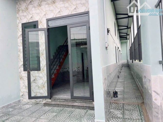 CHỦ KẸT TIỀN BÁN DÃY TRỌ MỚI -125M2-5 PHÒNG-GẦN CHỢ MỸ HẠNH NAM