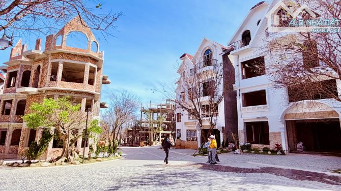 MỞ BÁN 11 CĂN BIỆT THỰ NGHỈ DƯỠNG VILLAS CAO CẤP 200 – 350m² Hệ thống PCCC đạt chuẩn