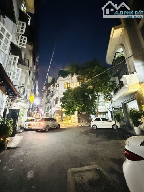 Biệt Thự Mặt Tiền Khu Sân Bay, Trường Sơn Hậu Giang, 350m, Ngang 12m, 3 Tầng, 5x.x tỷ