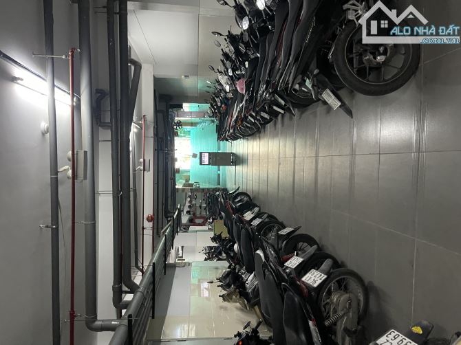 BÁN TÒA NHÀ TRỌ CAO CẤP 139 PHÒNG, GIÁ 175 Tỷ TL