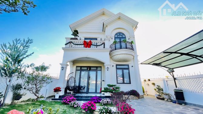 Villa sân vườn 99 mới đường nhựa 7 ô tô Đà Lạt, Cách Hồ Xuân Hương chỉ 2km