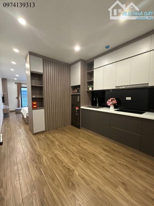 Phố Lương Thế Vinh 160m2*8T*MT11.1m, 40PKK, trước nhà rộng 8m doanh thu 2.5 tỷ/năm
