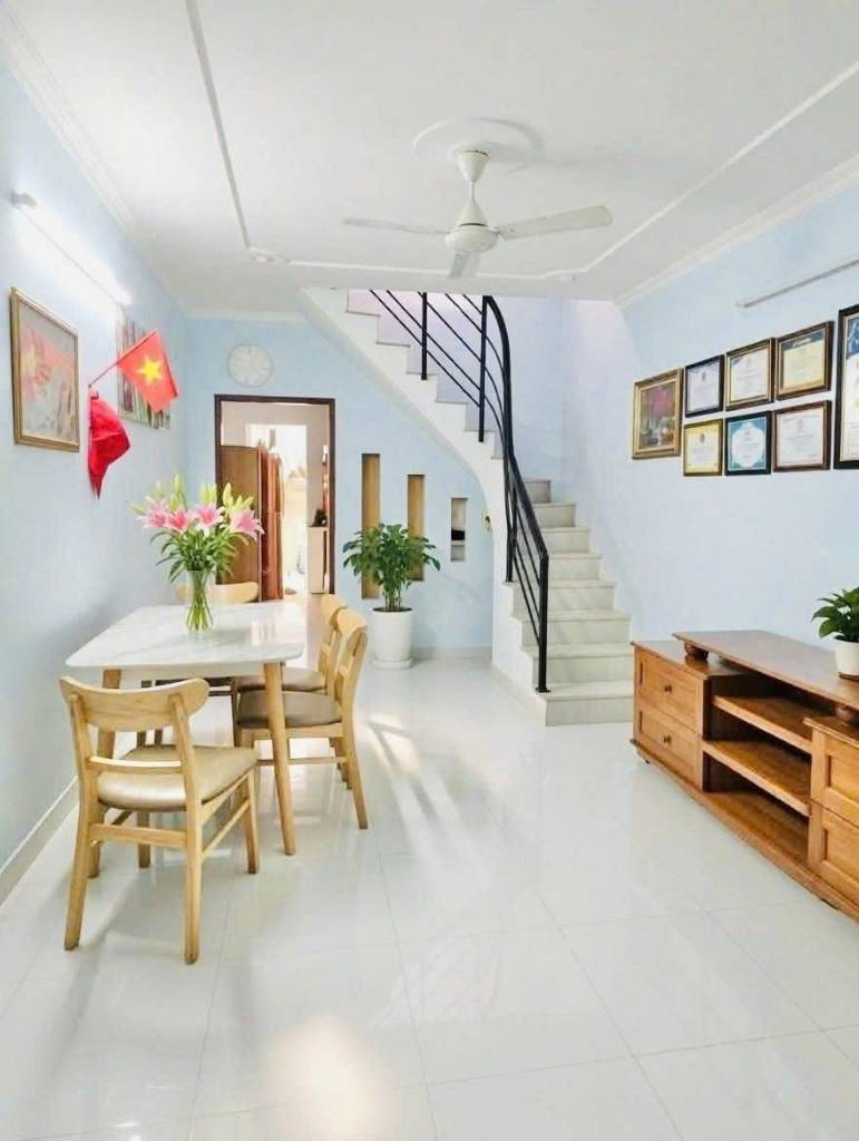 Bán nhà riêng Tam Bình Thủ Đức, dt 37m2 2 phòng ngủ sổ hồng riêng giá 3,8 tỷ