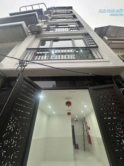 CHỈ HƠN 7 TỈ SỞ HỮU NGAY TÒA CCMN ĐH CÔNG NGHIỆP QL32 - 6 TẦNG THANG MÁY 10 PHÒNG KHÉP KÍN
