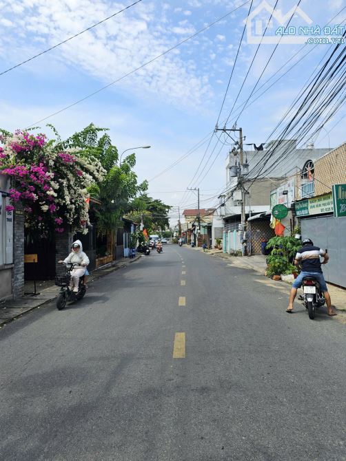 7Tỷ200 TL🔥Nhà Hoàn Công, Mặt Tiền Kinh Doanh đường Đông Minh, gần Nhà Thờ Giáo Xứ Dĩ An