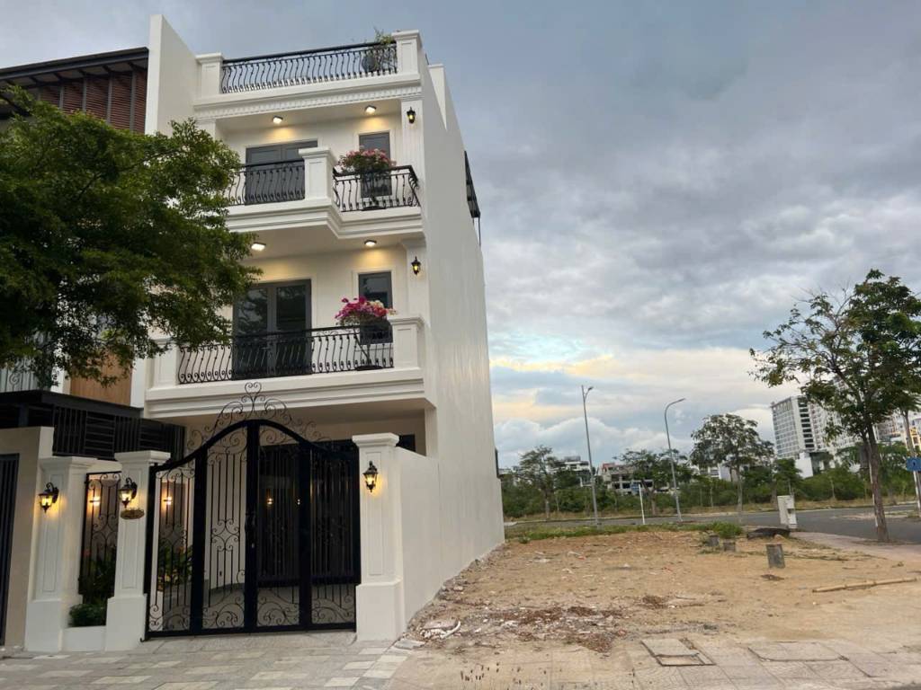 Bán nhà 3 tầng mới gói 5 Mỹ Gia, Nha Trang, dt 100m2, 4PN, thoáng, giá 8,5 tỷ