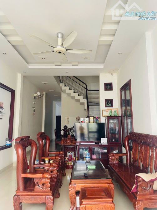 House for sale, 97 m², Thắng Tam
