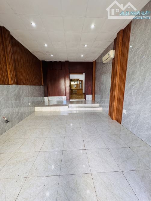 NHÀ MẶT TIỀN MẠC THỊ BƯỞI GẦN CHỢ GẦN BÁCH HOÁ XANH