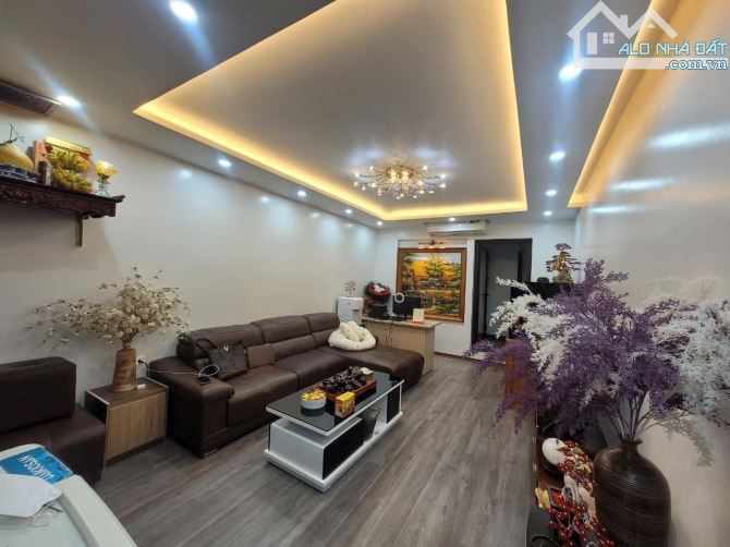 - Bán nhà 3 tầng đường An Thượng 20, sát Châu Thị Vĩnh Tế,. DT 81m2- Giá 13Tỷ TL