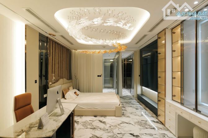 Bán Villa Cao Cấp Hồ Bơi Thảo Điền, Quận 2 - DT 9x22m - 3 Tầng - HĐT 180 triệu - Gái 47 tỷ