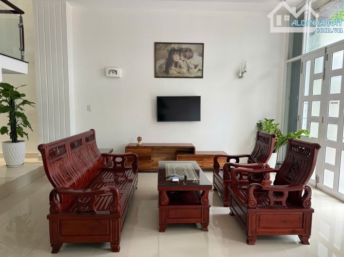 Cần bán nhà đường B5 - KĐT Vĩnh Điềm Trung ,Nha Trang. Đối diện chung cư CT6