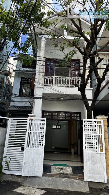 Cần bán nhà 3 tầng mái thái Nguyễn Hữu Thọ 13.5 tỷ 100m ngang 5m Hướng Đông TTTP