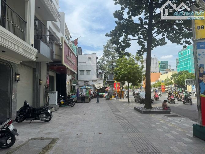 BÁN NHÀ MẶT TIỀN VIP NHẤT QUẬN 1 – NGUYỄN THÁI HỌC- 5 TẦNG