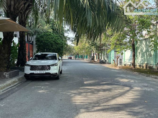 Bán ĐẤT xây Biệt thự ngang rộng 18m hẻm 160 Bình Lợi view GÓC 324m2 view sông chỉ 38.5 tỷ
