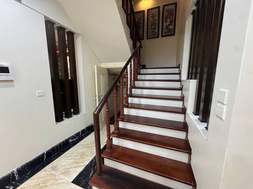 Bán biệt thự Tây Nam Hồ Linh Đàm, Hoàng Mai, DT 200m2, giá 66.5 tỷ