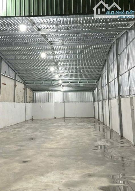 Bán kho xưởng mặt tiền Thạnh Lộc 56, DT: 8x30m, giá 8.8 tỷ tl