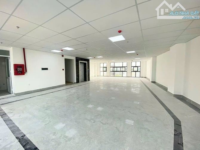 Tòa nhà VIP mặt tiền Nguyễn Thông, Q.3, DT: 10x23m, Hầm 7T, Cho thuê: 250tr/th, chỉ 150 tỷ